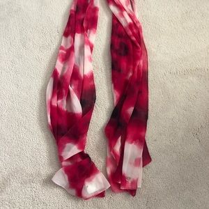 Calvin Klein elegant pink/white floral scarf